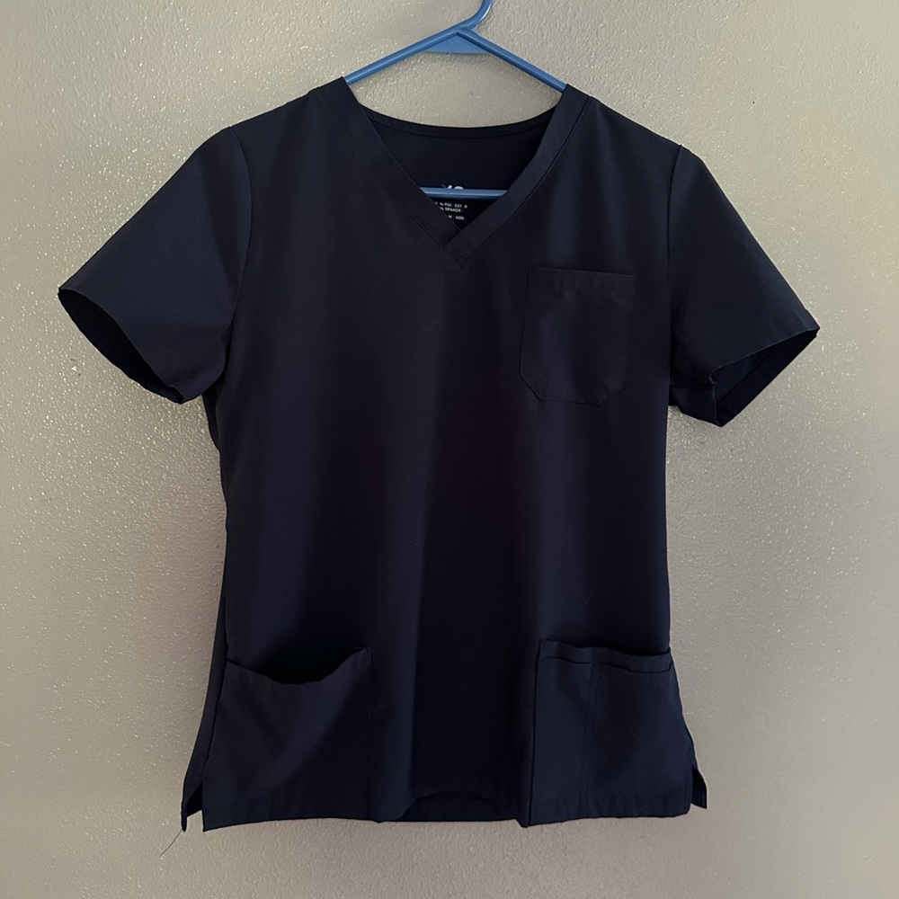 Classic Women's V-Neck Scrub Top in Black